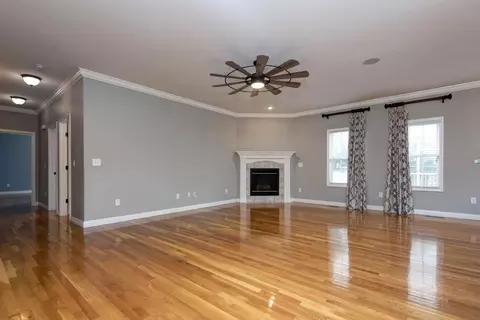 Living - 3871 W Olivia St, Springfield, MO 65810 photo 5 of 10