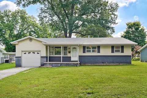 1954 S Newton Ave, Springfield, MO 65807