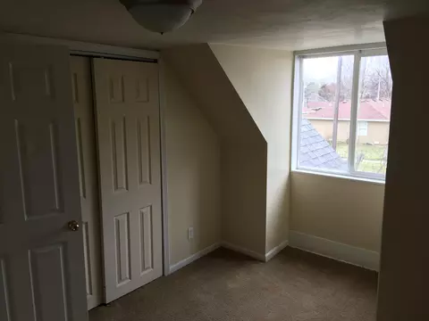 Bedroom - 930 W Poplar St, Springfield, MO 65802 photo 3 of 5