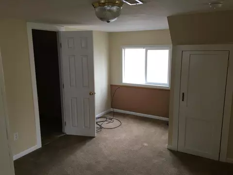 Bedroom - 930 W Poplar St, Springfield, MO 65802 photo 4 of 5