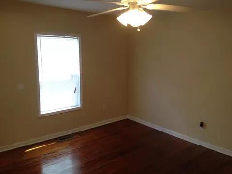 Bedroom - 930 W Poplar St, Springfield, MO 65802 photo 1 of 5