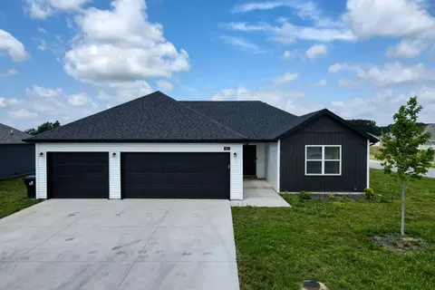 913 Pebble Beach Ct, Rogersville, MO 65742