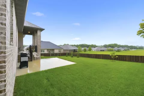 Exterior - 4411 E Hidden Oak St, Springfield, MO 65802 photo 9 of 16