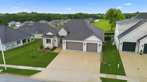 View/Area - 4411 E Hidden Oak St, Springfield, MO 65802 photo 1 of 12