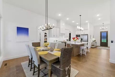 Dining - 4411 E Hidden Oak St, Springfield, MO 65802 photo 3 of 3