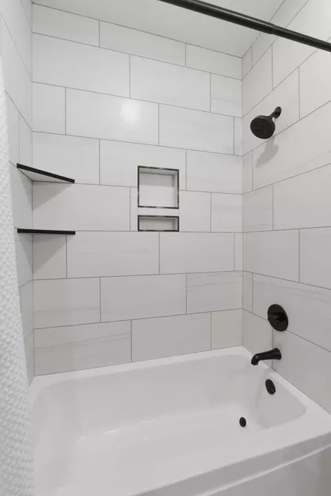 Bath - 4411 E Hidden Oak St, Springfield, MO 65802 photo 5 of 6