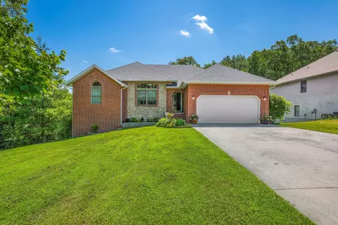 1528 N Marshall St, Marshfield, MO 65706