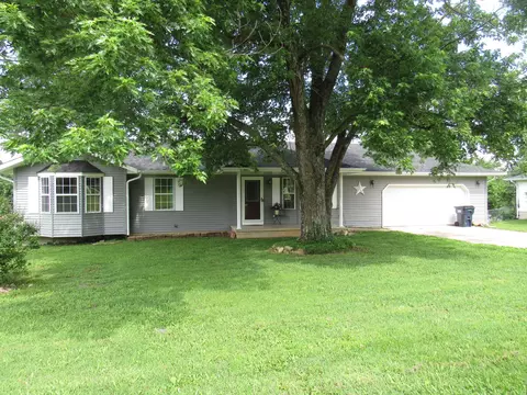 Exterior - 547 N Dill St, Marshfield, MO 65706 photo 4 of 6