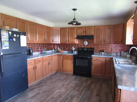 Kitchen - 547 N Dill St, Marshfield, MO 65706 photo 8 of 8