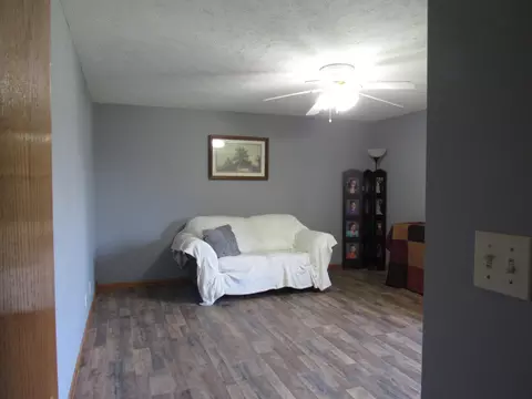 Living - 547 N Dill St, Marshfield, MO 65706 photo 5 of 6