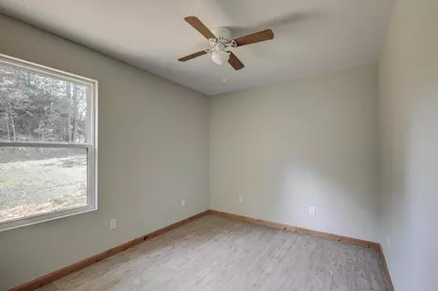 Bedroom - 717 Benham Ave, Neosho, MO 64850 photo 9 of 11