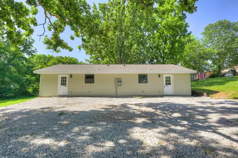 Exterior - 717 Benham Ave, Neosho, MO 64850 photo 1 of 4