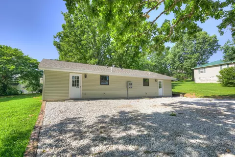 Exterior - 717 Benham Ave, Neosho, MO 64850 photo 2 of 4