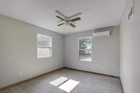 Bedroom - 717 Benham Ave, Neosho, MO 64850 photo 6 of 11