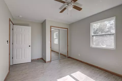 Bedroom - 717 Benham Ave, Neosho, MO 64850 photo 8 of 11