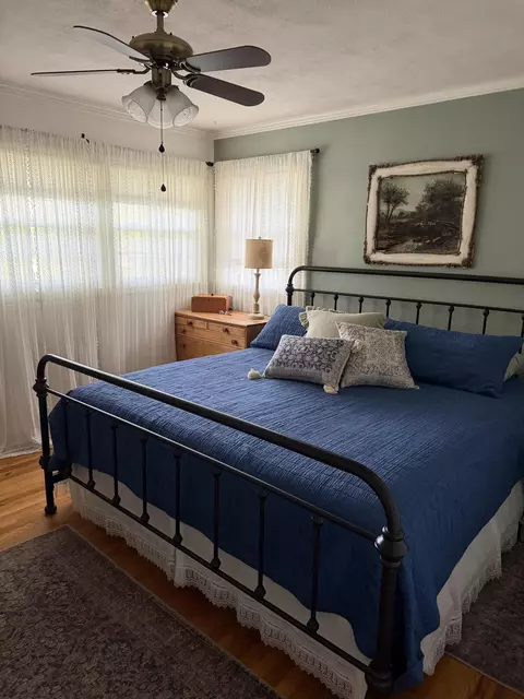 Bedroom - 1910 E Greenwood St, Springfield, MO 65804 photo 1 of 3
