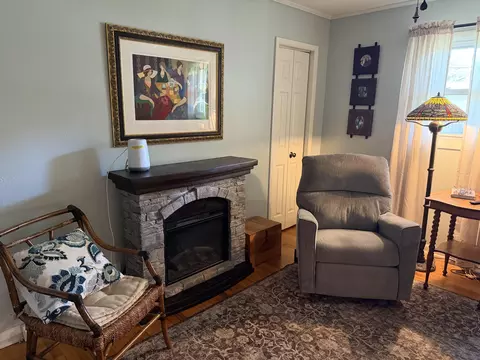 Living - 1910 E Greenwood St, Springfield, MO 65804 photo 8 of 8