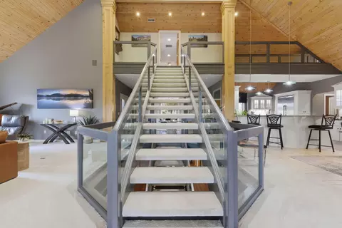 Entry Way - 3711 E Castlebay Ct, Springfield, MO 65809 photo 2 of 8
