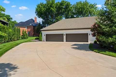 Exterior - 3711 E Castlebay Ct, Springfield, MO 65809 photo 14 of 26