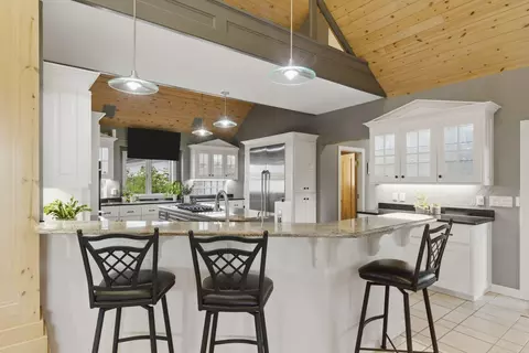 Kitchen - 3711 E Castlebay Ct, Springfield, MO 65809 photo 2 of 6
