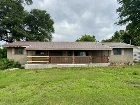 1153 Elm St, Morrisville, MO 65710