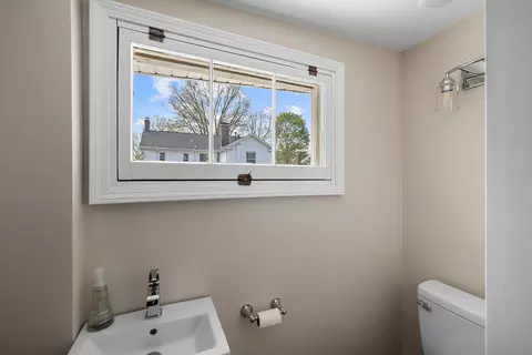 Bath - 1307 E Delmar St, Springfield, MO 65804 photo 7 of 8