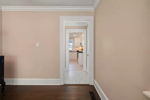 Entry Way - 1307 E Delmar St, Springfield, MO 65804 photo 10 of 20