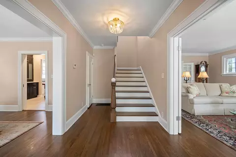 Entry Way - 1307 E Delmar St, Springfield, MO 65804 photo 3 of 20