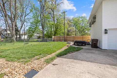 Exterior - 1307 E Delmar St, Springfield, MO 65804 photo 5 of 7