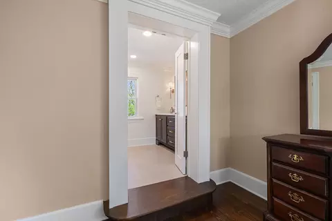 Entry Way - 1307 E Delmar St, Springfield, MO 65804 photo 18 of 20