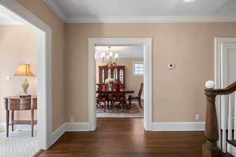 Entry Way - 1307 E Delmar St, Springfield, MO 65804 photo 4 of 20