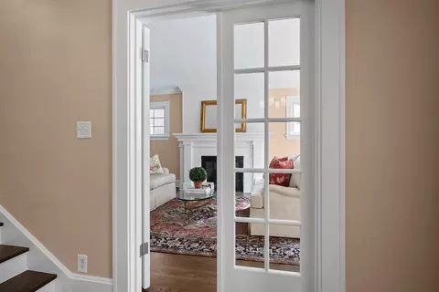 Entry Way - 1307 E Delmar St, Springfield, MO 65804 photo 5 of 20