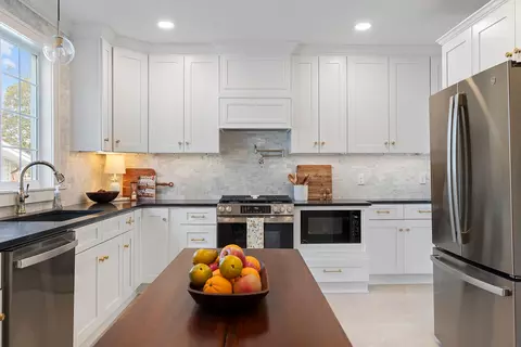 Kitchen - 1307 E Delmar St, Springfield, MO 65804 photo 1 of 8
