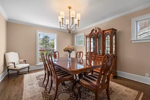 Dining - 1307 E Delmar St, Springfield, MO 65804 photo 1 of 6