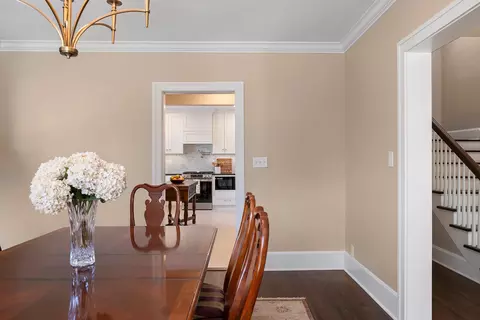 Dining - 1307 E Delmar St, Springfield, MO 65804 photo 4 of 6