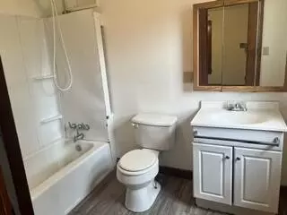 Bath - 1846 W Division St, Springfield, MO 65802 photo 1 of 1