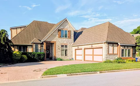 Exterior - 8620 Interlochen Dr, Nixa, MO 65714 photo 2 of 19