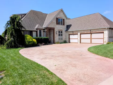 Exterior - 8620 Interlochen Dr, Nixa, MO 65714 photo 2 of 23