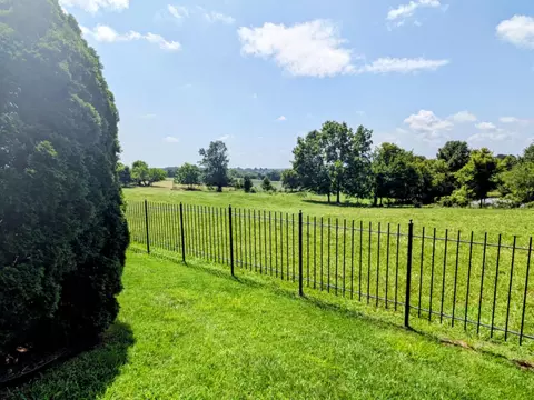 Exterior - 8620 Interlochen Dr, Nixa, MO 65714 photo 9 of 23