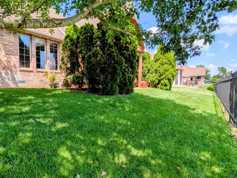 Exterior - 8620 Interlochen Dr, Nixa, MO 65714 photo 14 of 19