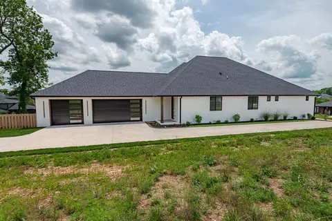 Exterior - 5980 S Dollison Ave, Springfield, MO 65810 photo 6 of 18