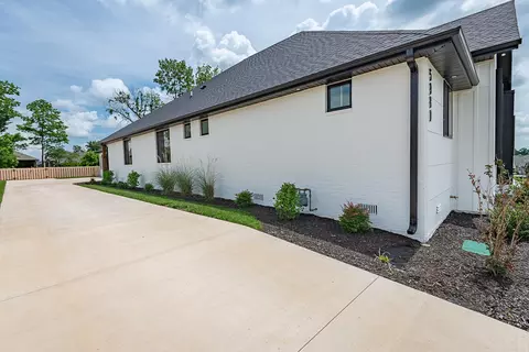 Exterior - 5980 S Dollison Ave, Springfield, MO 65810 photo 5 of 18