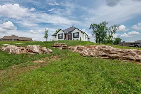 5980 S Dollison Ave, Springfield, MO 65810