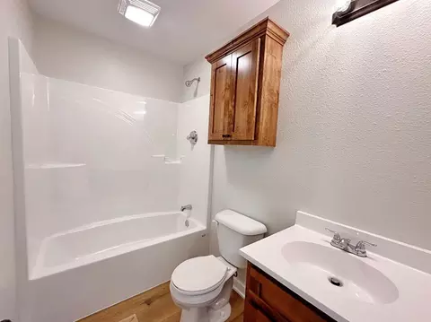 Bath - 104 W Barrett Ave, Walker, MO 64790 photo 2 of 2