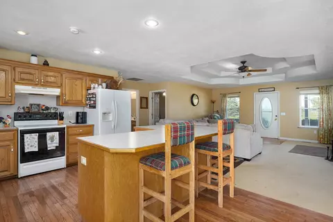 Kitchen - 188 Plainview Dr, Seymour, MO 65746 photo 2 of 3