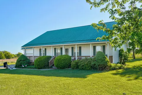 Exterior - 188 Plainview Dr, Seymour, MO 65746 photo 6 of 15
