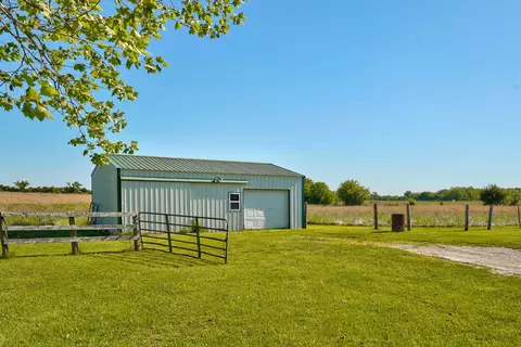 Exterior - 188 Plainview Dr, Seymour, MO 65746 photo 4 of 15