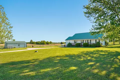 Exterior - 188 Plainview Dr, Seymour, MO 65746 photo 7 of 15