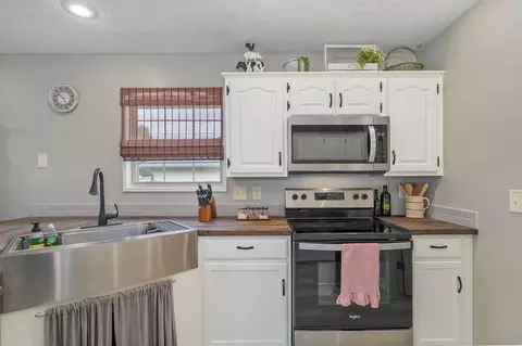 Kitchen - 403 Deer Run, Willard, MO 65781 photo 4 of 6