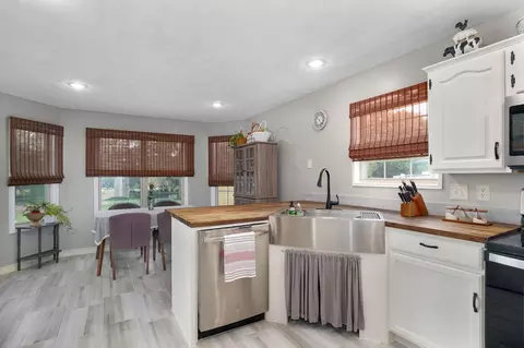 Kitchen - 403 Deer Run, Willard, MO 65781 photo 3 of 6